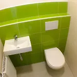 Vrba بيت شباب ليوبليانا