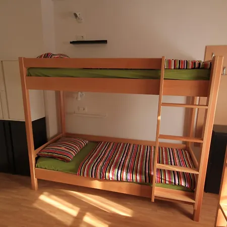 Vrba بيت شباب *