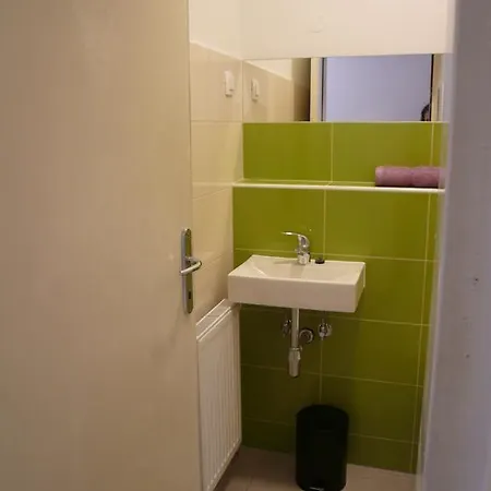 بيت شباب Vrba